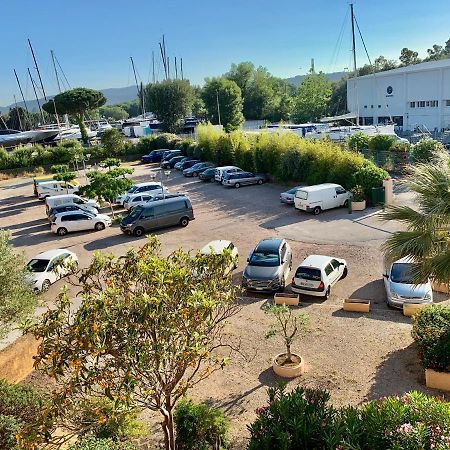 Marinesappartement, La Terrasse Tropezienne Cogolin Bagian luar foto