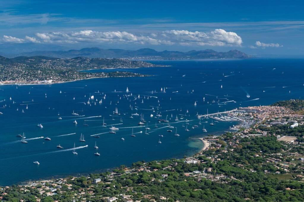 Marinesappartement, La Terrasse Tropezienne Cogolin Bagian luar foto